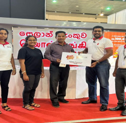 Seylan Bank Honors Mega Rewards Customers at Wedding Show 2024