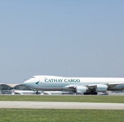 Cathay Cargo congratulates  Hong Kong International Airport on  being named world’s busiest cargo airport  for the 13th time in 14 years