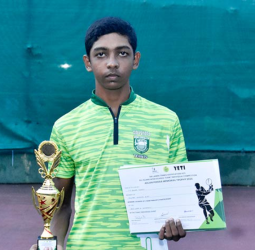 Denura wins Division Graham III tennis title