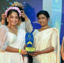 Cakey and Bakey founder Dilmi Godage honoured at Women Legends Awards