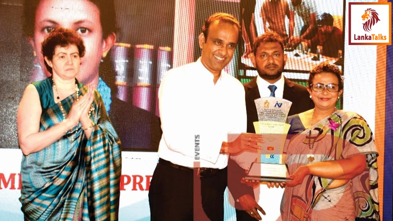 Geethani Hettiarachchi honoured as the Best Woman Entrepreneur at Southern Province Entrepreneur Awards