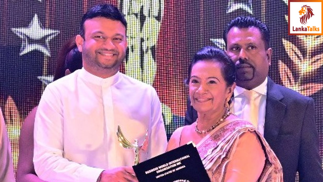 Anne Gunasekera of Boutique Fiori and Sansara Garments honoured with Woman of Faith Award at International Women's Achievers Awards