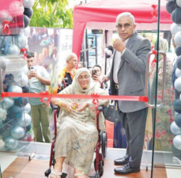 Badri Flagship Store opens in Mount Lavinia
