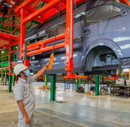 Sri Lanka President opens SKD vehicle assembly plant