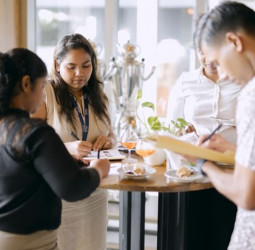 Shangri-La Colombo Unveils a New Collection of Artisanal Chocolate Cakes