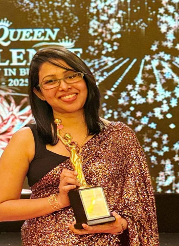 Dr. Sachini Aththanayaka honored with Excellency Award at Entro Queen Excellence 2025