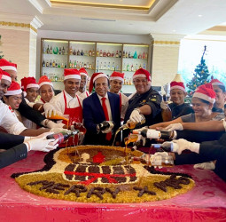 The Grand Kandyan hosts its annual traditional cake mixing